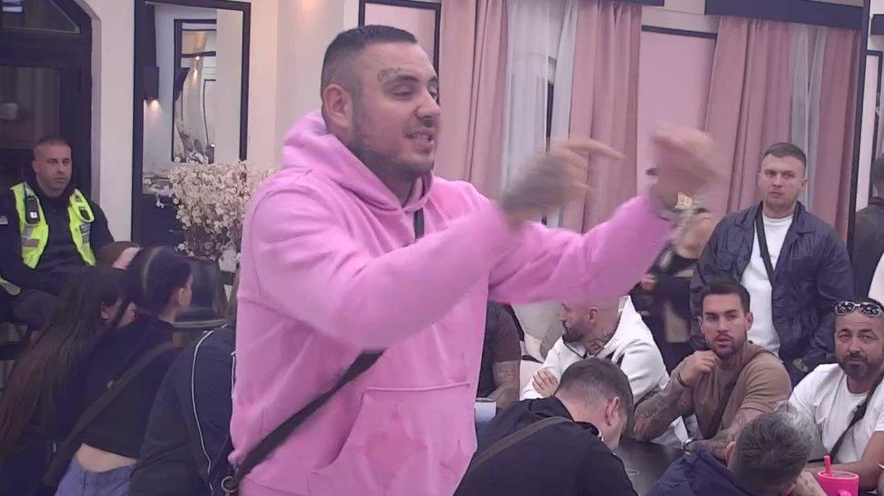 Filip Car nikad žešće napao Anđelu! Ispljuvao je kao nikad do sada, pa pomenuo i Đenoviće (VIDEO)