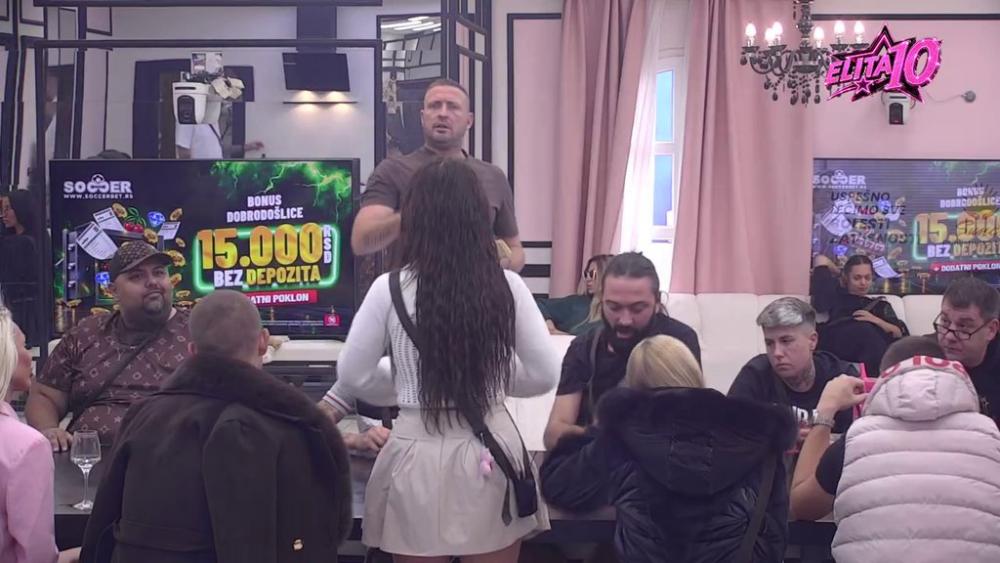 Daš mu vlast i vidiš kakav je čovek! Tošić okrenuo leđa dojučerašnjim prijateljima, pa ih izvređao najcrnje (VIDEO)