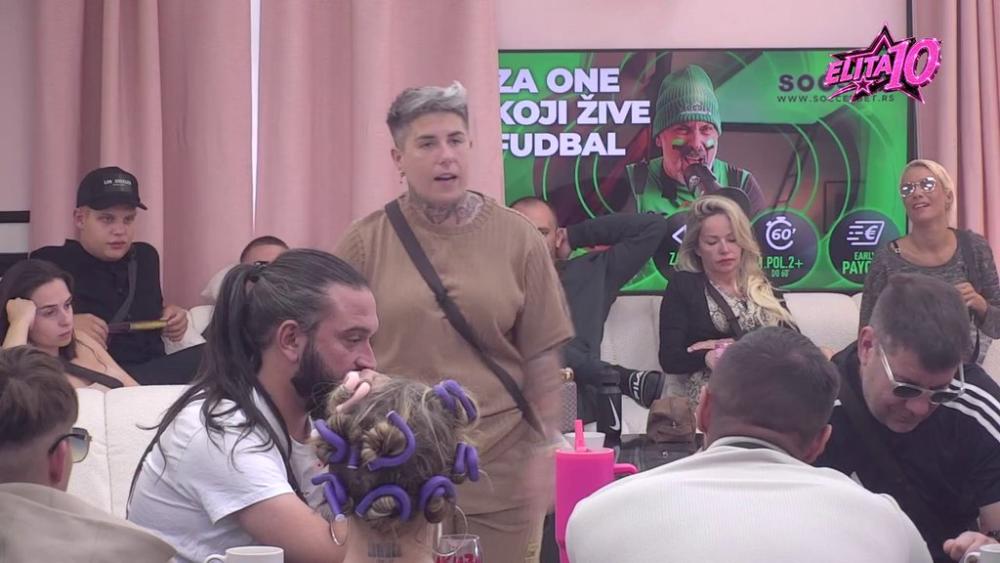 Ne shvataš koliko si sebe ponizio: Matora sasula Đukiću sve u lice, uvidela da je zbog Aneli klonuo duhom: Osmeh ti je lažan... (VIDEO)