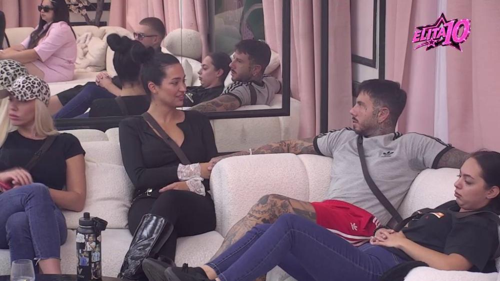 Novi pomak: Đukić potpuno trezan prišao Lauri, pa napravio šok potez! Ovo je znak da mu se polako bude emocije?! (VIDEO)
