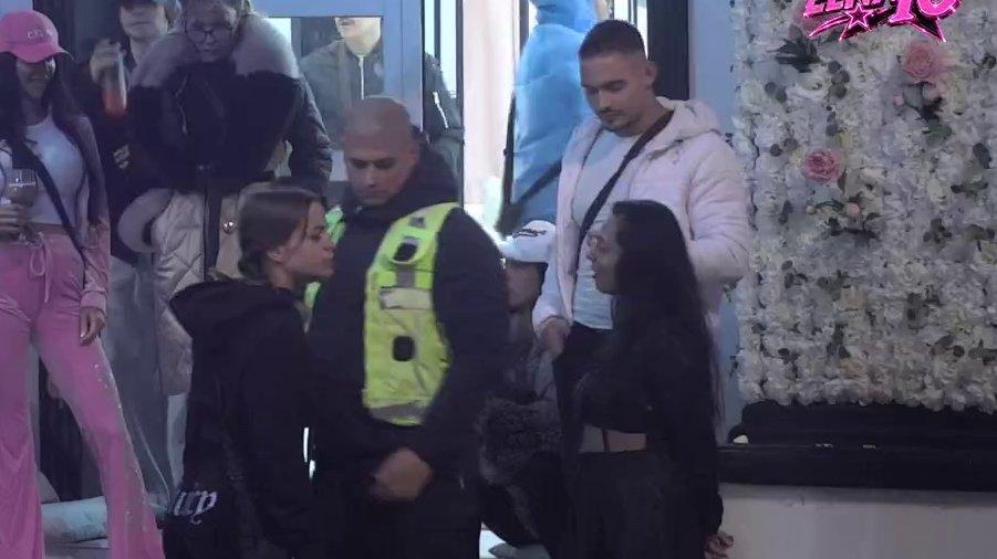 Njen je, nek je najgori! Rada skočila da odbrani Milana od Jovane, pa poručila: Rodila bih mu dete (VIDEO)