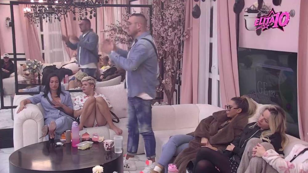 Ona nema svoje ja! Ivan se zakačio na Vanju kao čičak: Sve joj ispljunuo u lice, pa Car i Dača ušli u sukob (VIDEO)
