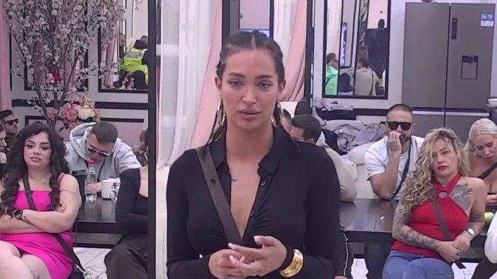 Više se vodim emocijama nego razumom: Laura priznala da ne očekuje od Đukića ništa, a kaje se što je i do sad! (VIDEO)