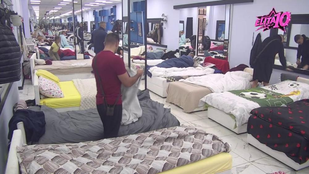 Na noge lagane! Čim se začula muzika za buđenje, učesnici poskakali, odavno se ovako brzo nisu probudili (VIDEO)