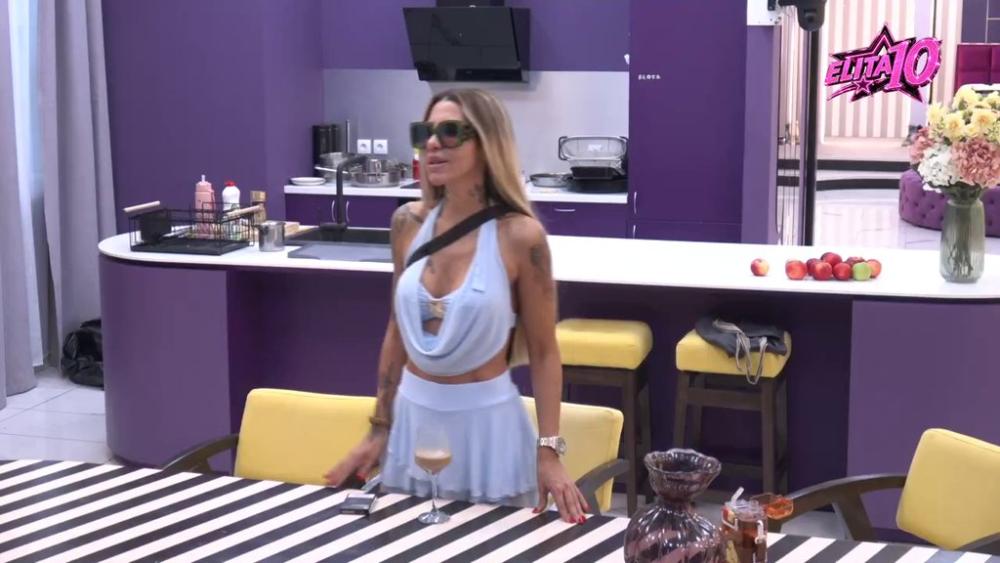 Više je krivila mene, nego Đukića: Aneli osula žestok rafal po Lauri, pa progovorila o svojim emocijama o Caru: Ne mogu da se odvojim od njega, a volela bih to! (VIDEO)