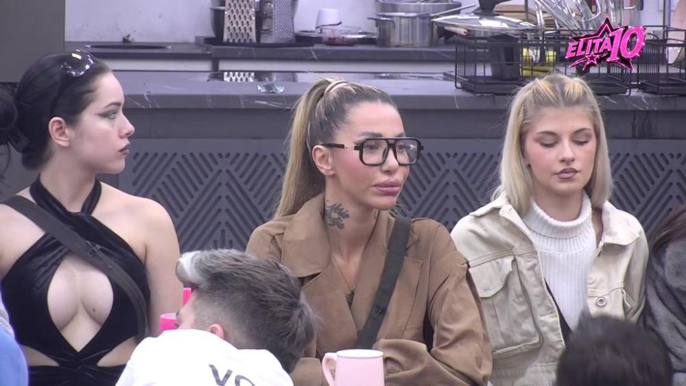 Od lavice je postala dabrica! Laura i Miljana nemaju dilemu, iznele svoj sud o Aneli i Đukiću: Od života ne zna šta hoće (VIDEO)