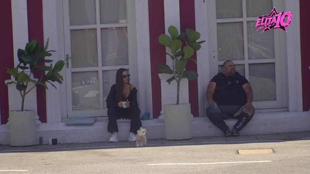 UZMITE SVE, JA TO NEĆU DA PRIHVATIM! Anđela darežljivo razdelila poklone od Karićeve i njene podrške (VIDEO)
