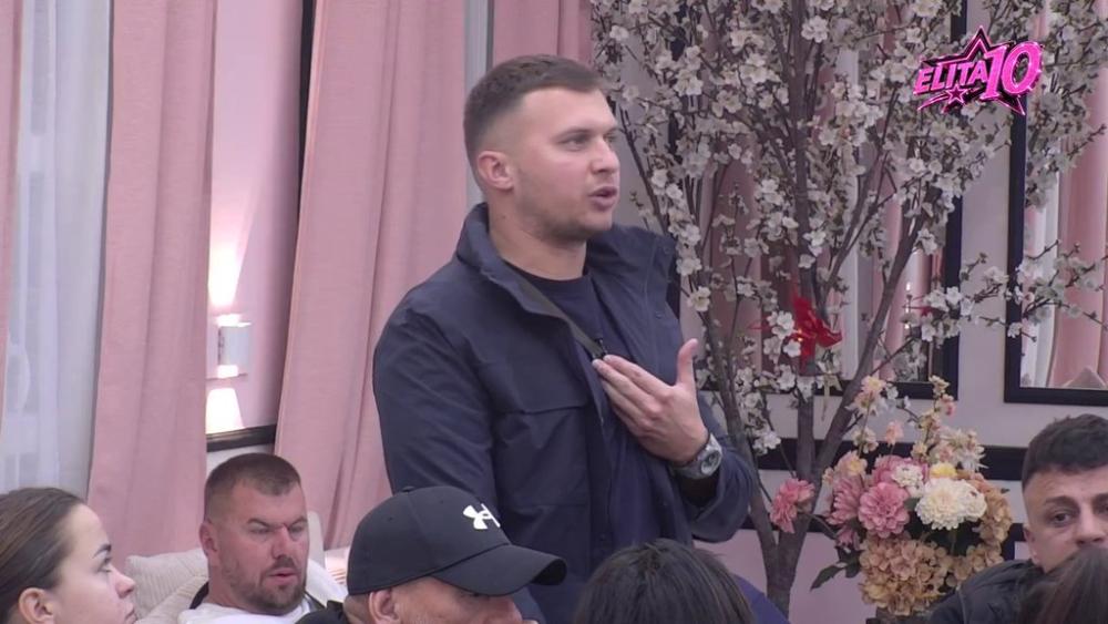 Hteo je da uzmemo krevet do kreveta: Uroš žestoko udario na odnos Sandre i Janjuša, pa Laura otkrila šta joj je Karić pisao (VIDEO)