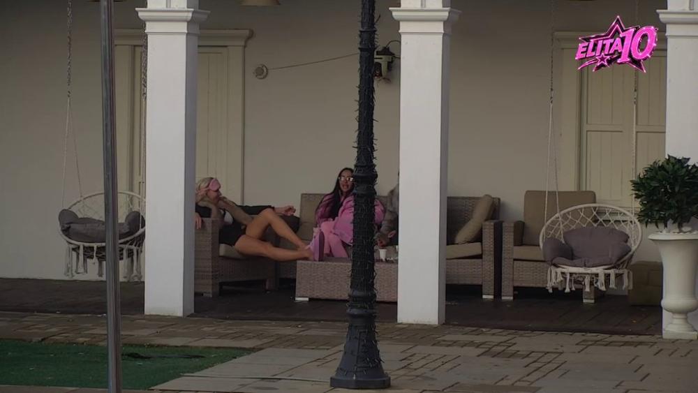 Ja bih sad opet imala odnose sa Carem! Laura se žalila zbog intimnih činova koje je imala, Poršelina je utešila, pa se setila Maje Marinković (VIDEO)
