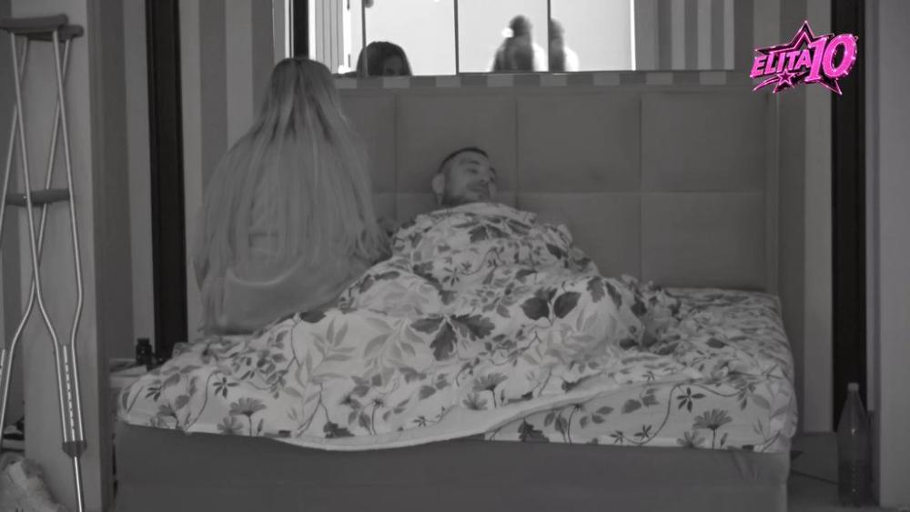 Zavoleo sam smećarku: Car priznao da je slab na Aneli, pa utonuo u njen zagrljaj! (VIDEO)