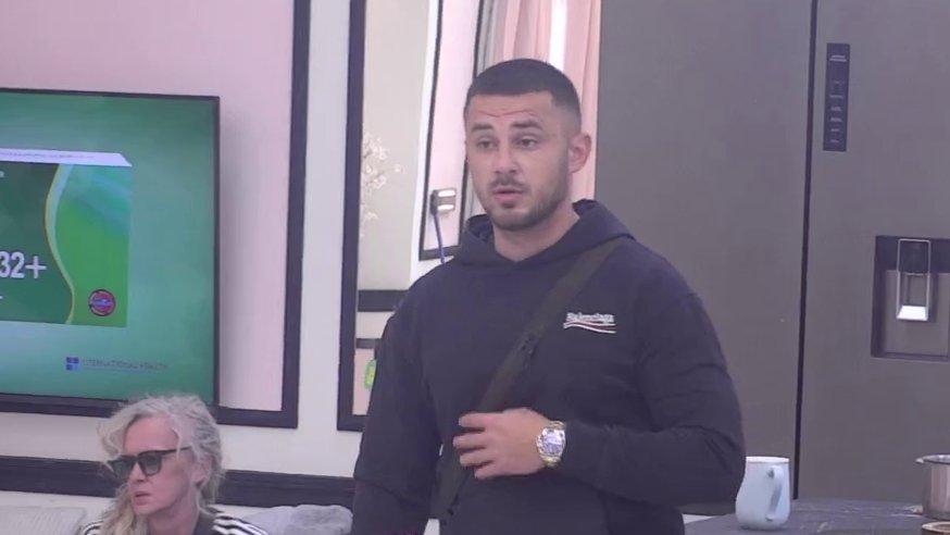 Stavio karte na sto! Marko otkrio da mu se sviđa Laura, ali da ne bi ušao u vezu sa njom (VIDEO)