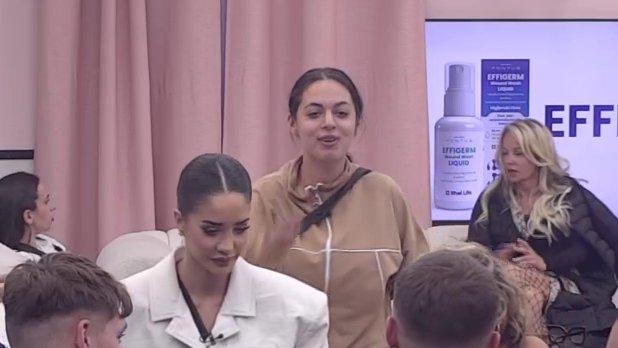 Bacila se na provodadžisanje! Rada rešila da 'nabaci' drugaricu Stefanu! EVO šta mu je rekla (VIDEO)