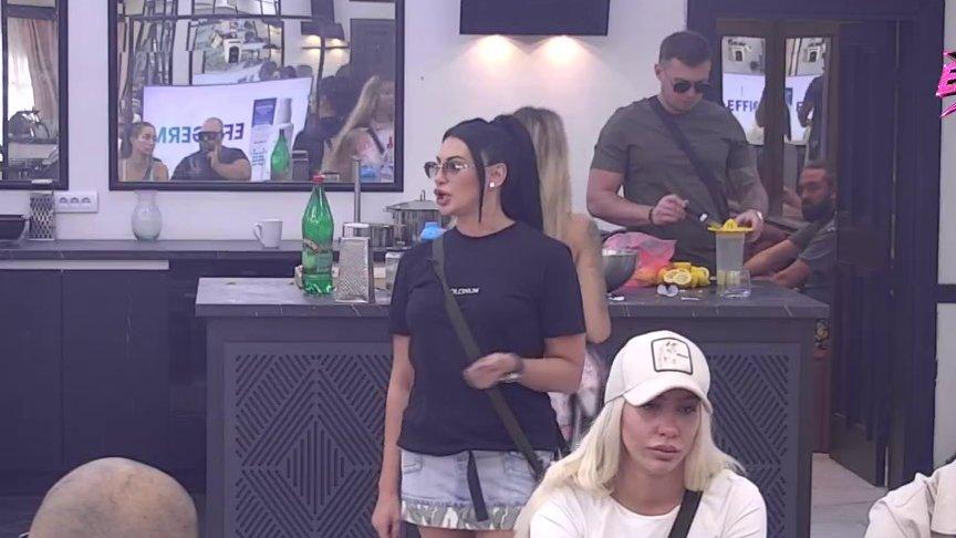 Jakšićka žestoko pecnula Tošića, on joj odgovorio: NIKOG OVDE NIJE POHVALILA OSIM MENE (VIDEO)
