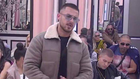 U kakvog sam debila izrastao, trebao je otac još više da me tuče: Stefanović odgovorio Sanjinoj mami, pa otkrio istinu o 30.000 evra (VIDEO)