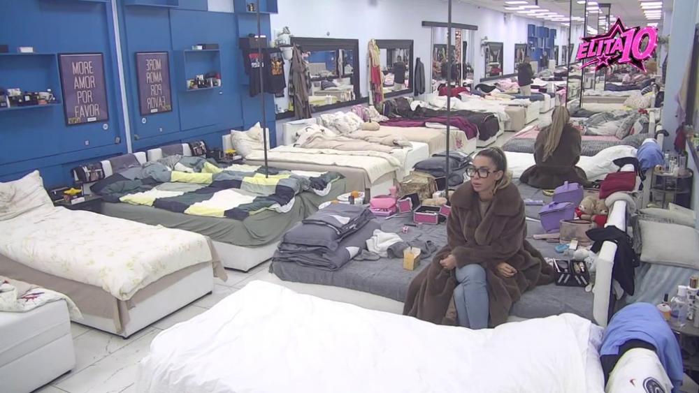 Ovo mu je zamerila: Aneli odjurila od Cara tokom njegove svađe sa Jakšićkom (VIDEO)