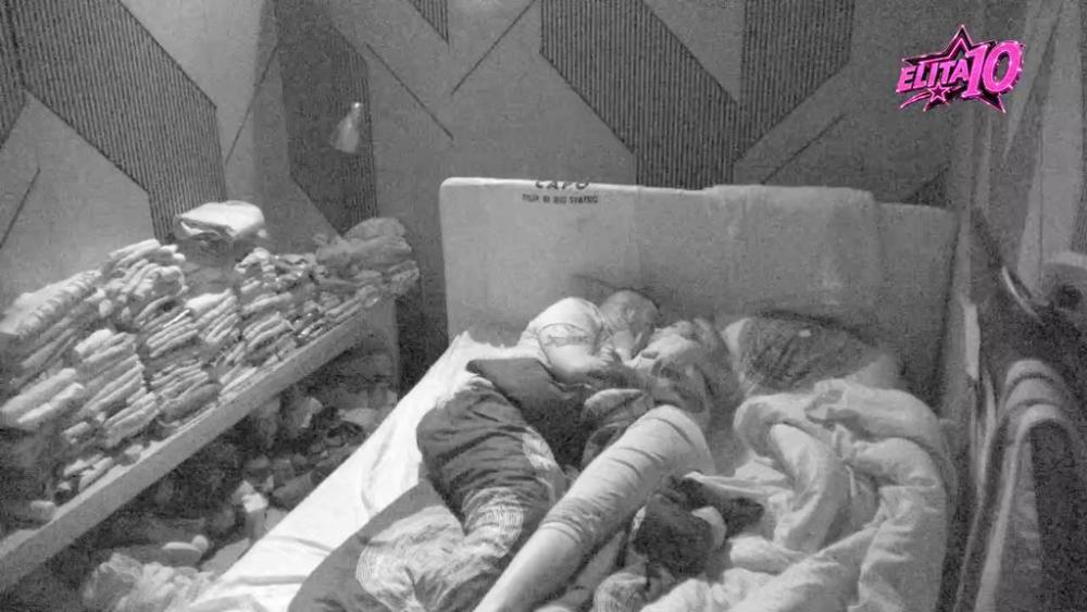 UŽIVAJU U SVOJOJ LJUBAVI! Aneli i Car se prespustili nežnostima nakon žestoke akcije (VIDEO)
