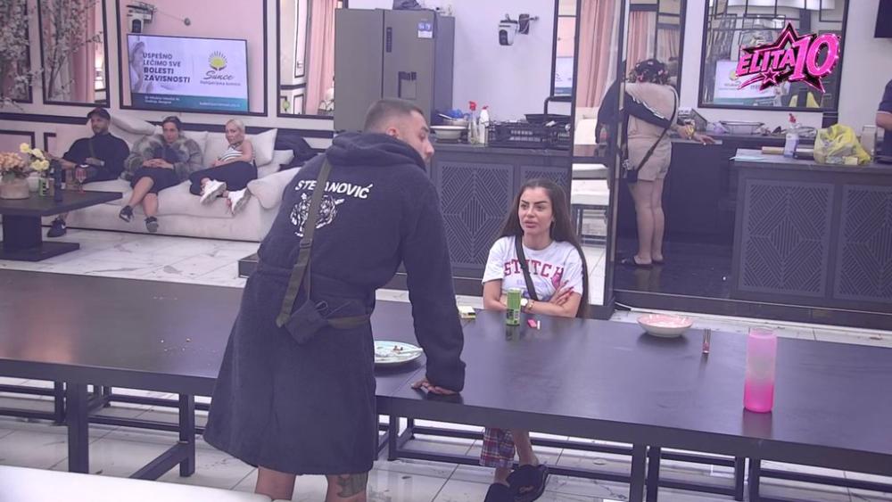 Htela si da me zgaziš kolima: Nastavlja se haos Sanje i Marka, ne prestaju da urnišu jedno drugo teškim optužbama! (VIDEO)