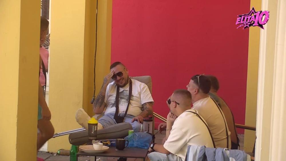 MAČKA! Karić se našalio na Carev račun, on jedva izdržao da ne ZAVRIŠTI (VIDEO)
