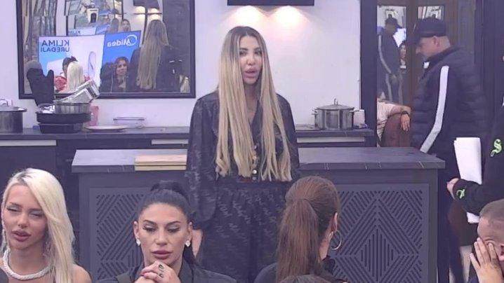 Taj odnos mi je presmešan: Aneli ponizila Đukića i njegove emocije da bi se dodvorila Caru, on hladan kao led! (VIDEO)