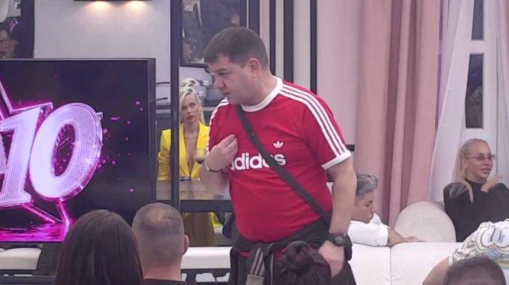 Neće da ih otkači jer joj trebaju: Ivan rešio da zgazi Aneli, bljuje vatru na sav glas! (VIDEO)