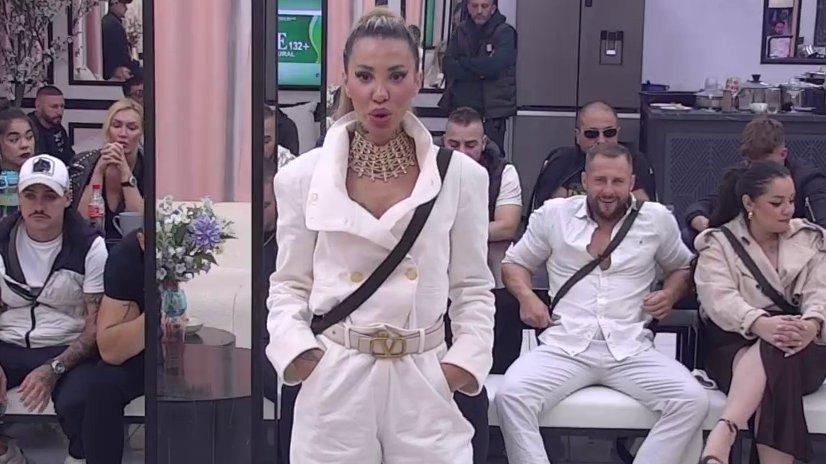 Aneli priznala šta smatra svojom najvećom sramotom kada je Đukić u pitanju, pa otkrila kada je prema Caru 'nešto' osetila (VIDEO)