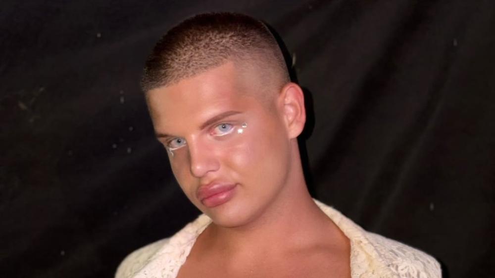 Super mi je išlo, skinuo sam zbog dečka: Karlo nakon Elite ponovo otvara Only fans, siguran da će tako zaraditi za život u Beogradu na vodi! (VIDEO)