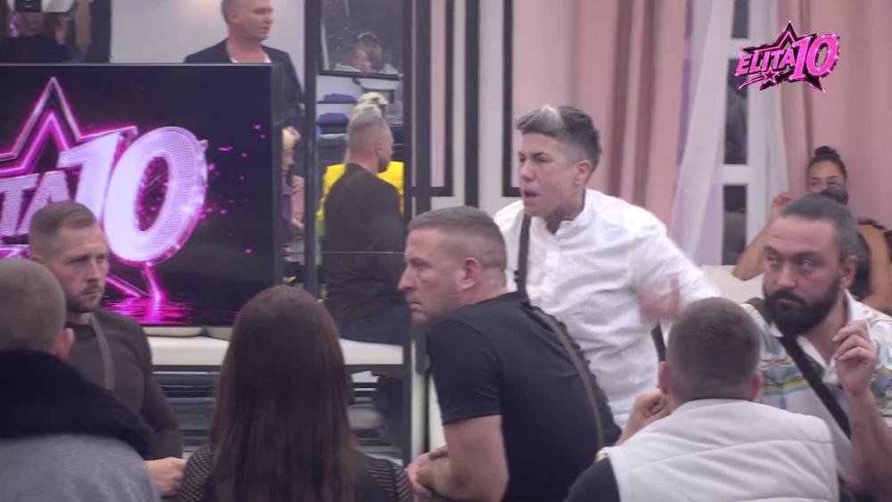Totalni karambol: Matora doživela pomračenje zbog Marka i Laure, bljuje vatru na sav glas! (VIDEO)