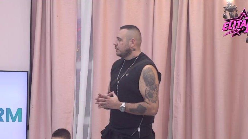 Osmakčić udara ispod pojasa: Prozvao Cara zbog toga što nije sačuvao porodicu, on mu odgovorio najbrutalnije do sad: Žena je ovde bila trudna, ostavio si je (VIDEO)