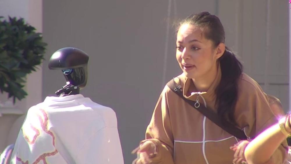 Radojka promenila imidž: Roditelji joj poslali nove stvari u Elitu, ne skida osmeh s lica! (VIDEO)