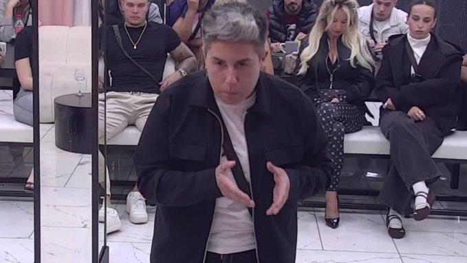 Ovo na sve liči, samo na vezu ne: Matora demolirala odnos Aneli i Cara, misli da se BLAMIRAJU svakim raskidom (VIDEO)