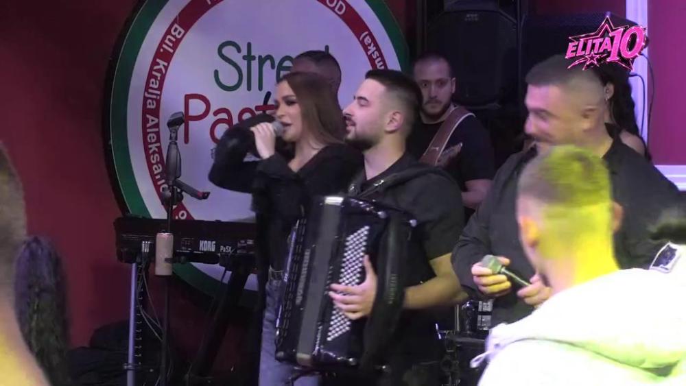 Oborila sve sa nogu! Aleksandra Mladenović zapevala svoj veliki hit, učesnici Elite pali u trans! (VIDEO)