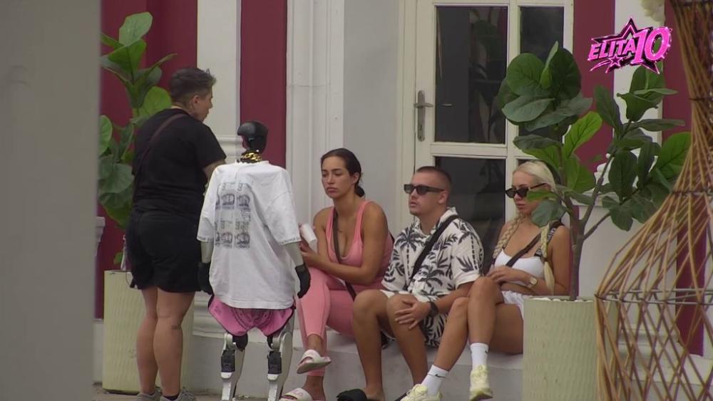 Uverena je da se svaki njen bivši loži na nju i dan-danas: Dača i Matora brutalno osolili po Aneli i njenom moralu: Ona je jedna obična krpa! (VIDEO)