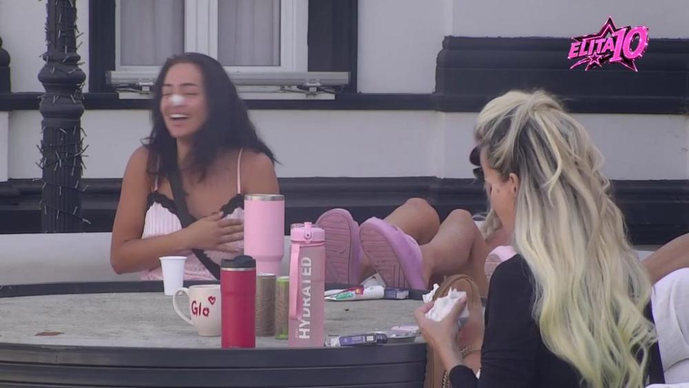Ne želi da odustane od svoje namere:  Laura ne gubi nadu da će Đukić ozvaničiti vezu sa njom, Glorija joj dala vetar u leđa (VIDEO)