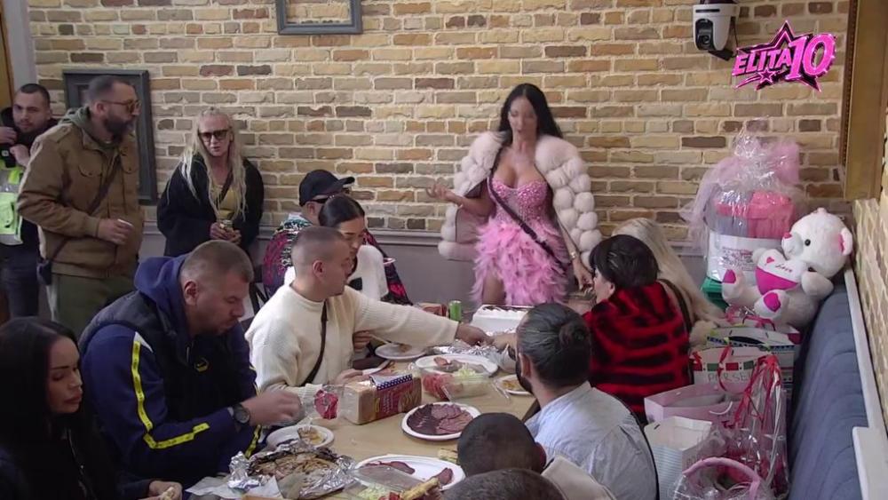 Mama i tata su ponosni: Poršelina na ivici suza, ne krije koliko je srećna što ima podršku roditelja! (VIDEO)