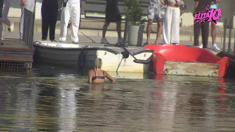 Nakon striptiza, Jasenka skočila u jezero! Nastavila da niže skandale, učesnici ne veruju svojim očima (VIDEO)