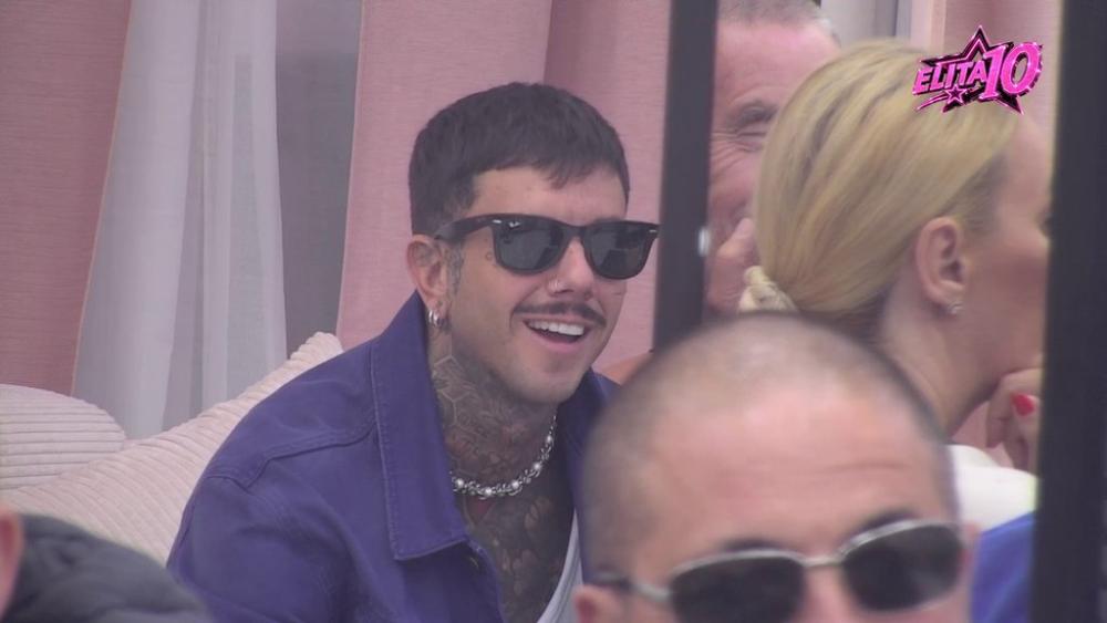 Ne želim da ulazim iz veze u vezu: Đukić otkrio da li postoji šansa da ozvaniči odnos sa Laurom, ona progovorila o emicijama prema njemu: Uveliko pratim gde gleda... (VIDEO)