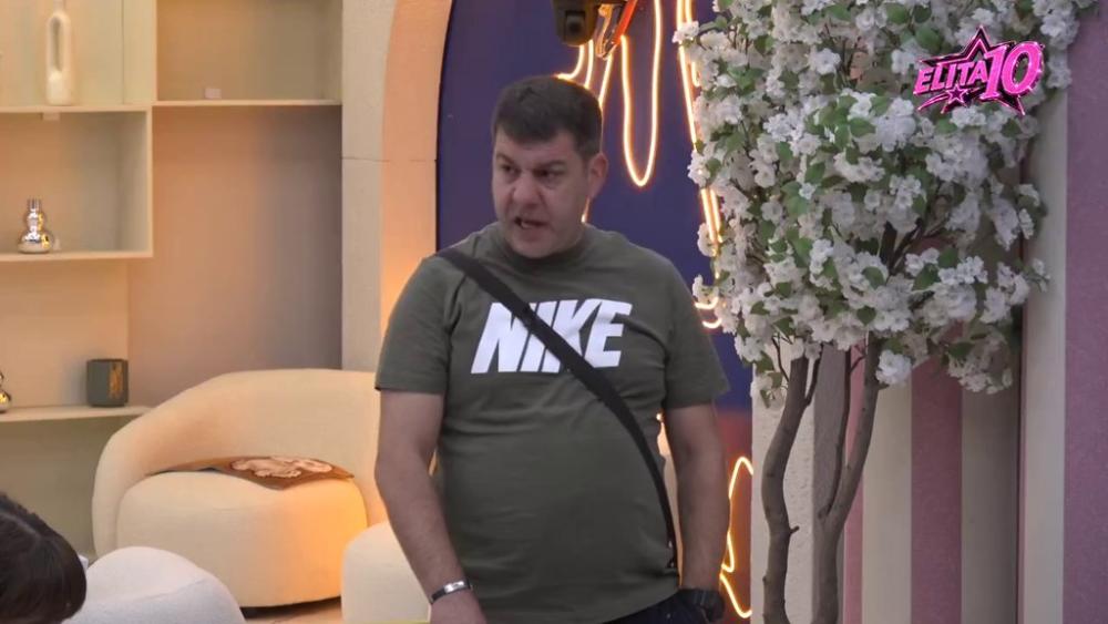 Sklanja priču sa njega i Aneli, prenaglašava vezu sa Sandrom! Ivan Marinković razdvojio Janjuša na atome (VIDEO)
