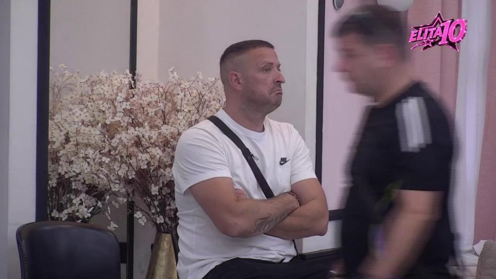 UROTILI SE PROTIV NJEGA! Nemanja na stubu srama: Cimeri ga gađali uvredama, pa mu sve sasuli u lice! (VIDEO)