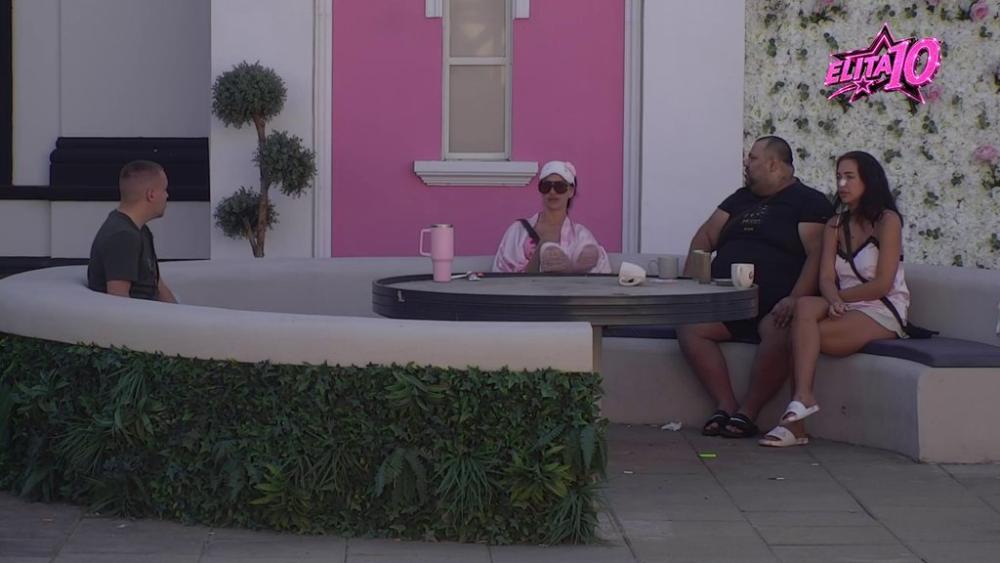 Detaljno izanalizirala njeno ponašanje: Poršelina primetila naglu promenu kod Aleksandre Jakšić (VIDEO)