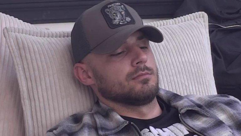 Ukućanima pala vilica! Čuli da se Marko zahvaljivao Urošu što je uz Sanju, pa ga stavili na STUB SRAMA (VIDEO)
