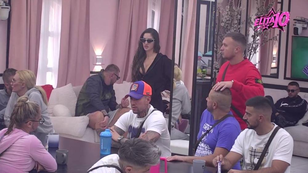 Ovo je za fanove Anđele i Karića: Obratili se ljudima koji su poslali poklone, u Beloj kući nastao muk! (VIDEO)