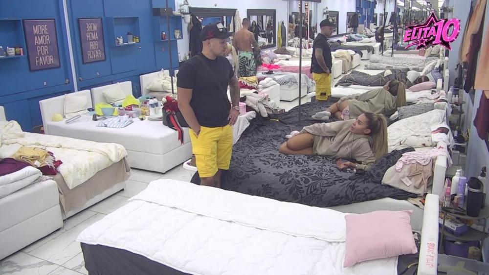 Ona je izgorela: Aneli razvila svoju teoriju o odnosu Anđele i Cara, tvrdi svim silama da među njima nešto postoji: Nisu tu čista posla! (VIDEO)