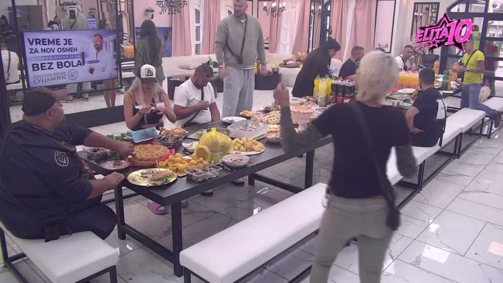 Muzika, hrana i veselje: Takmičari Elite proslavljaju Svetu Petku! (VIDEO)