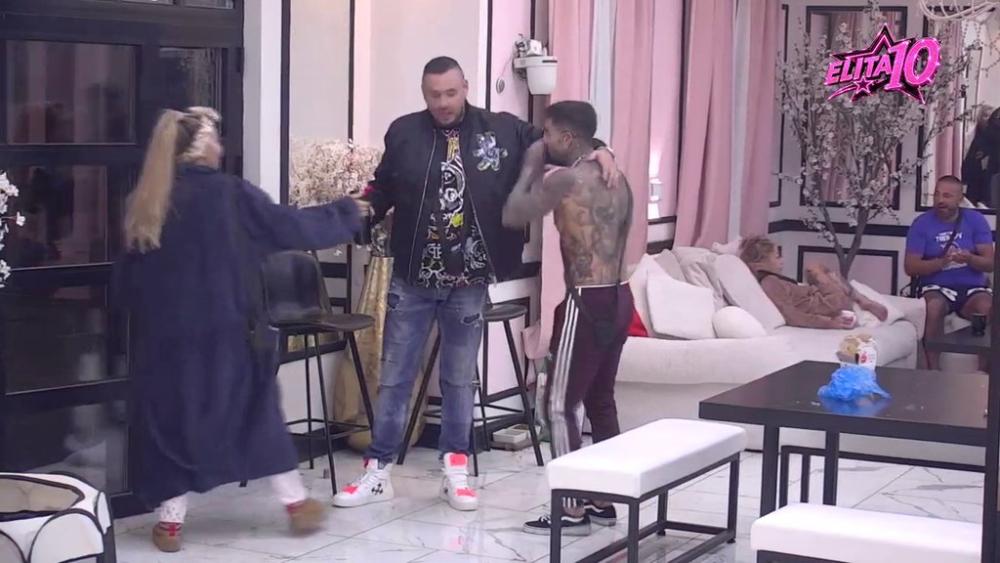 Leti perje! Aneli uhvatila Cara i Đukića tokom razgovora, pa doživela pomračenje! (VIDEO)