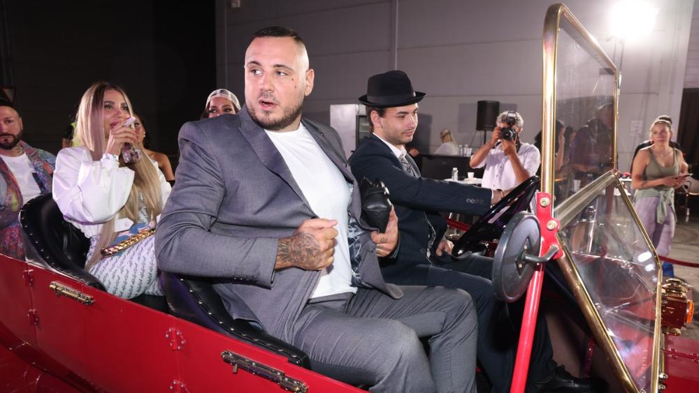 "NISAM OČEKIVAO DA ĆE ME ZVATI ŽELJKO MITROVIĆ!" Filip Car nije krio iznenađenje kada je na ekranu telefona video broj