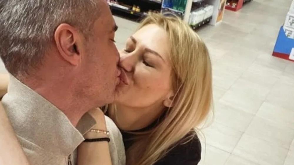Aleksandar Požgaj ljubi novu devojku nasred prodavnice: Posle burnog razvoda više ne krije sreću
