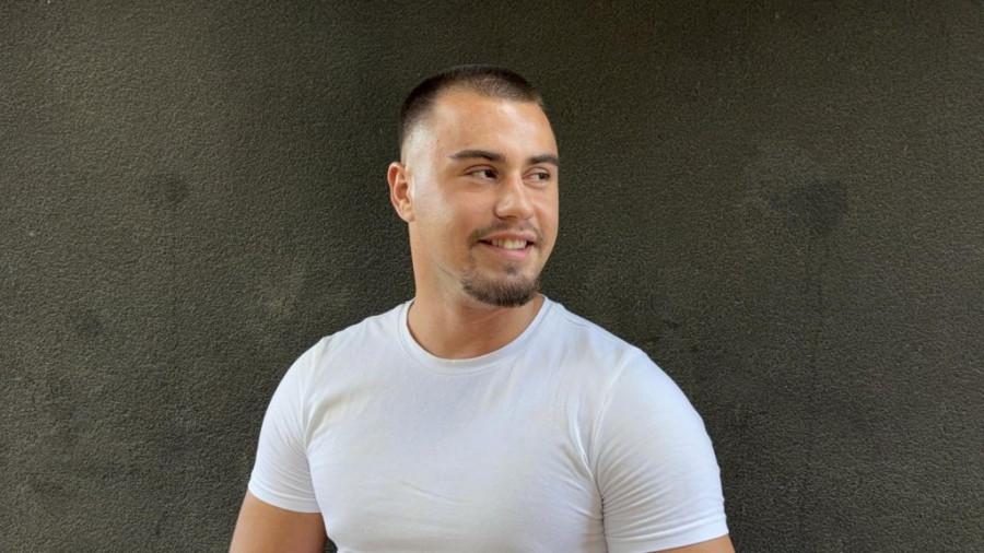 EVO DA LI SE VRAĆA U ELITU! Viktor Gagić napustio medijsku iegalu