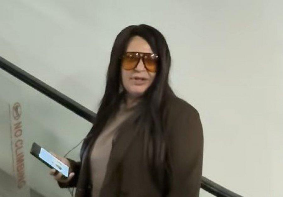 STOJA ZANEMELA PRED NOVINARIMA! Nakon stravičnih scena Radojke i Milana pevačica OVAKO ODBRUSILA! (VIDEO)