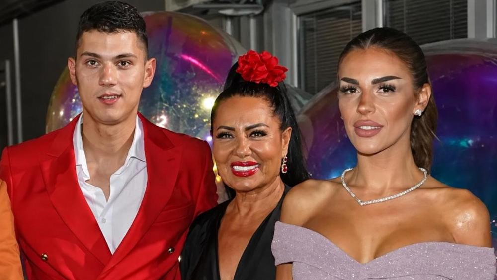 Zlato, gledaj snajku! Ena Čolić pokazala rasne obline u minijaturnom bikiniju - "zapalila" Bali: Mali Peja snimao svaki pokret (FOTO)