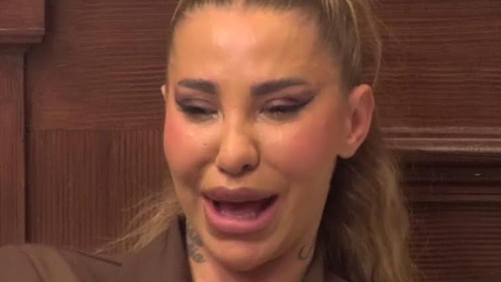 "Klela se u porodicu da nije imala intimne odnose, a jeste" Aneli Ahmić sahranjena u programu uživo